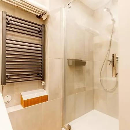 Elegant Plein Centre Διαμέρισμα